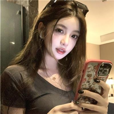 德洛丽丝 海报